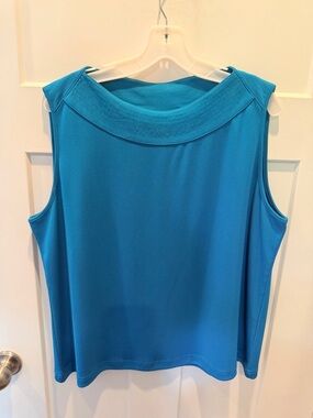 Company Collection Petite Large Blue Sleeveless Top Stretch Knit Casual